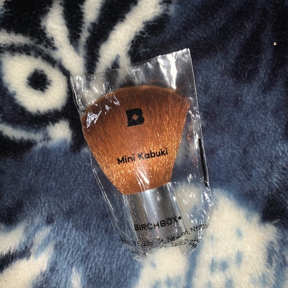 🆕 Birchbox Mini Kabuki Brush - Picture 1 of 6